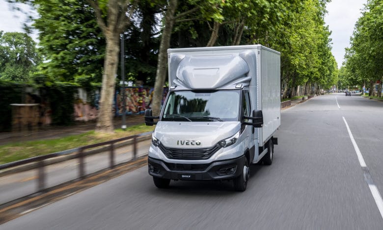 Zabudowa skrzyniowa Iveco Daily - praktyczne rozwiązanie w transporcie 1 Zabudowa skrzyniowa Iveco Daily - praktyczne rozwiązanie w transporcie 1